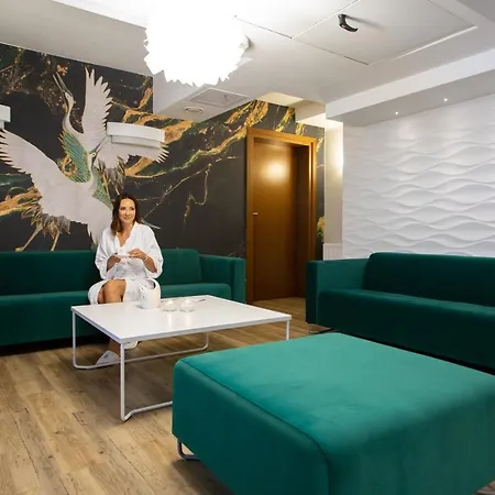 & Trzy Wyspy 슈비노우이스쳬