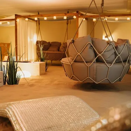 & Trzy Wyspy Otel 3*