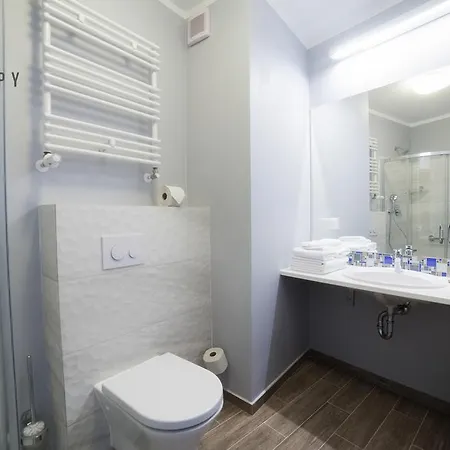 & Trzy Wyspy 斯维诺乌伊希切