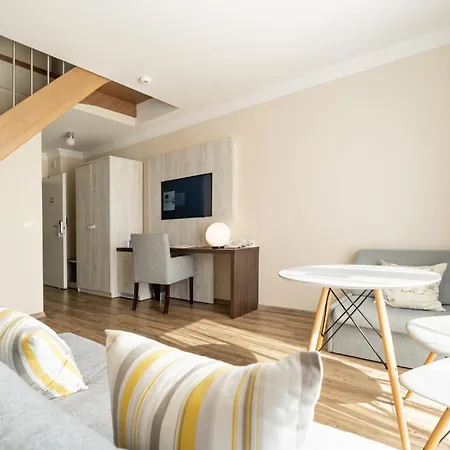 Hotel & Trzy Wyspy 3*