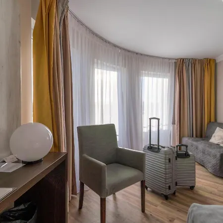 호텔 & Trzy Wyspy 슈비노우이스쳬