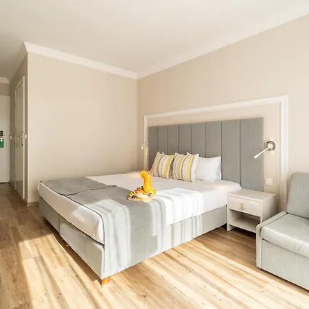 & Trzy Wyspy 3* 斯维诺乌伊希切