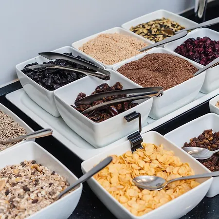 & Trzy Wyspy 斯维诺乌伊希切