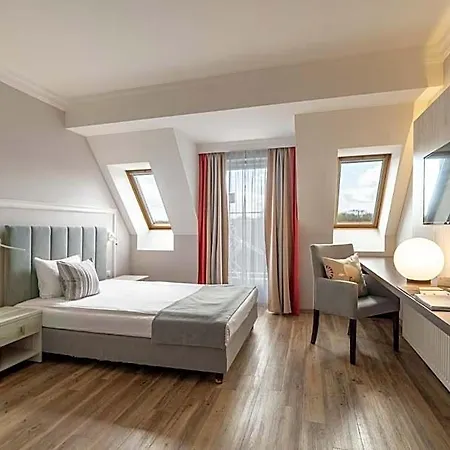 Otel & Trzy Wyspy 3*