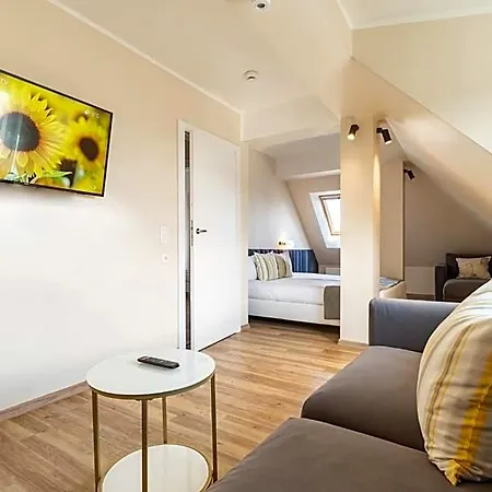 & Trzy Wyspy Otel 3*