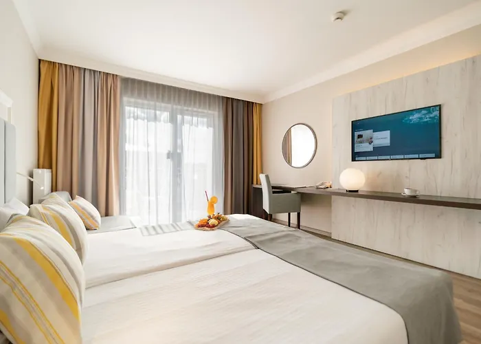 Hotel & Trzy Wyspy 3*